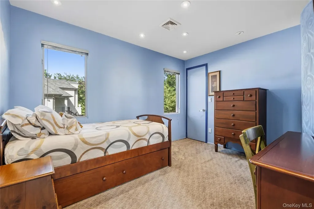 122 Lawrence Avenue Lawrence NY 11559