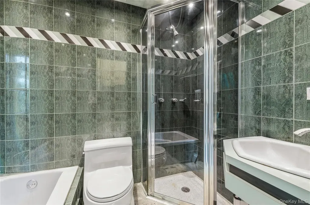 122 Lawrence Avenue Lawrence NY 11559