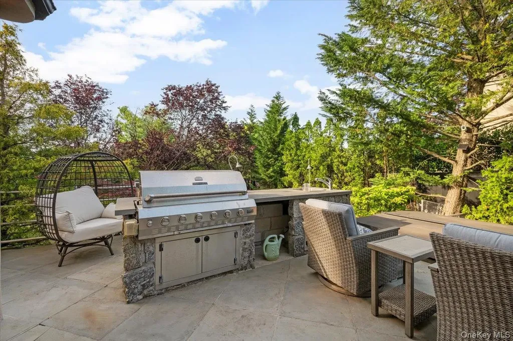 122 Lawrence Avenue Lawrence NY 11559