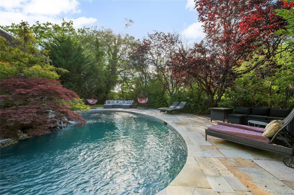 122 Lawrence Avenue Lawrence NY 11559