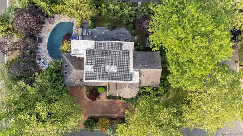 122 Lawrence Avenue Lawrence NY 11559