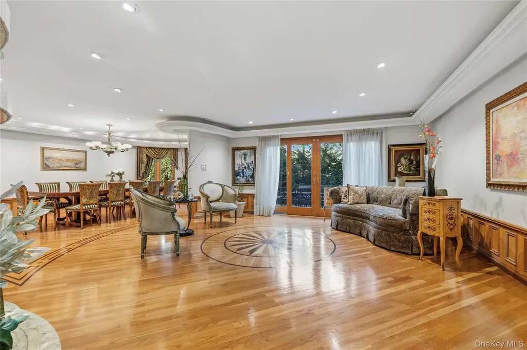122 Lawrence Avenue Lawrence NY 11559