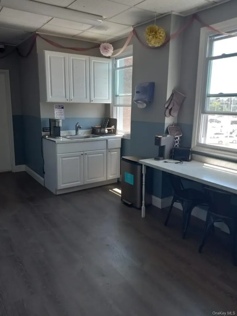 479 C Hempstead Turnpike Elmont NY 11003