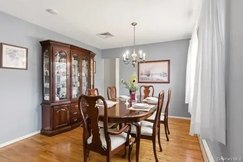 825 Karshick Street Bohemia NY 11716
