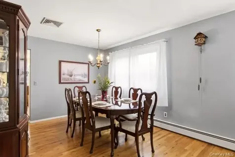 825 Karshick Street Bohemia NY 11716