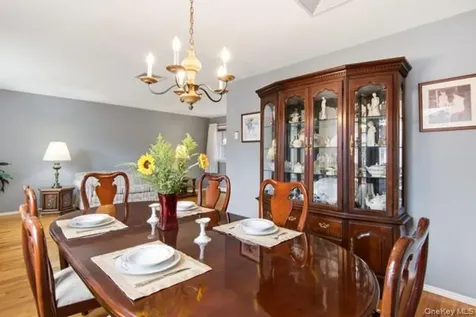 825 Karshick Street Bohemia NY 11716