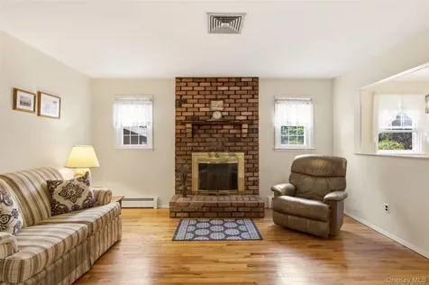 825 Karshick Street Bohemia NY 11716