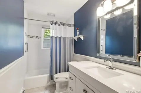 825 Karshick Street Bohemia NY 11716