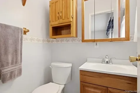 825 Karshick Street Bohemia NY 11716