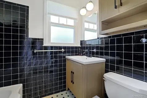 4 Calton Road New Rochelle NY 10804