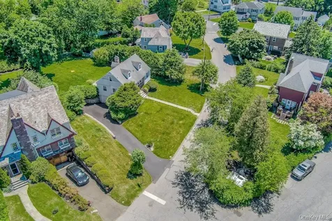4 Calton Road New Rochelle NY 10804