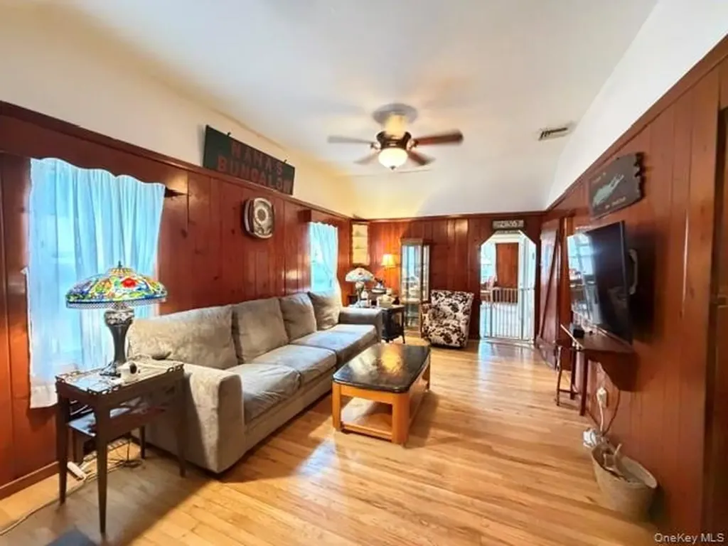 15 Kew Drive Sound Beach NY 11789
