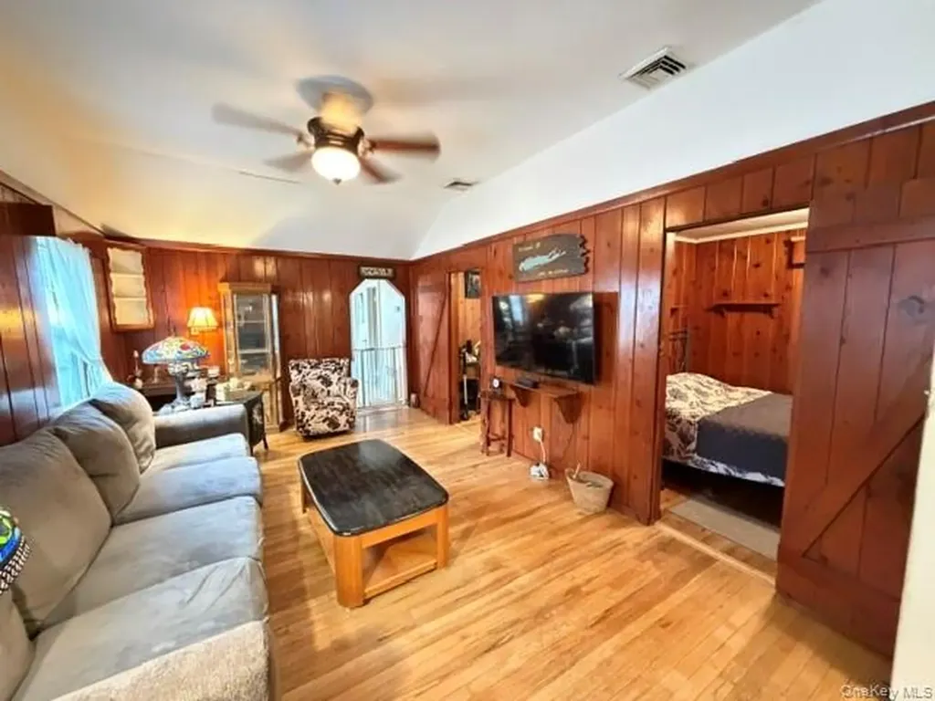 15 Kew Drive Sound Beach NY 11789