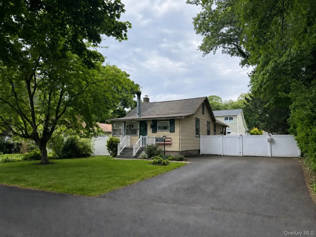 15 Kew Drive Sound Beach NY 11789