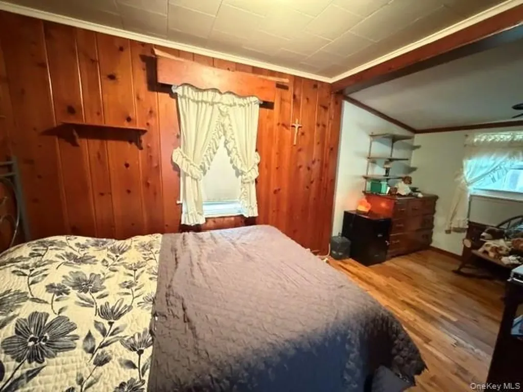 15 Kew Drive Sound Beach NY 11789