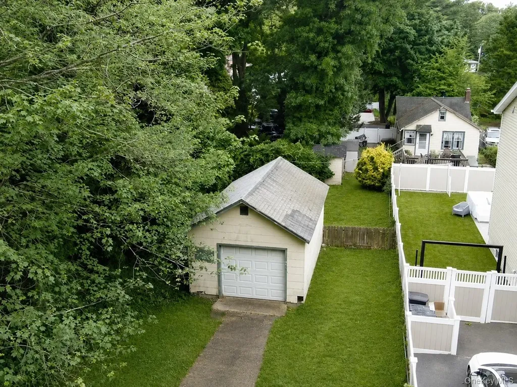 15 Kew Drive Sound Beach NY 11789