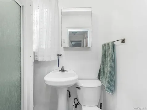 4613 Carpenter Avenue Bronx NY 10470