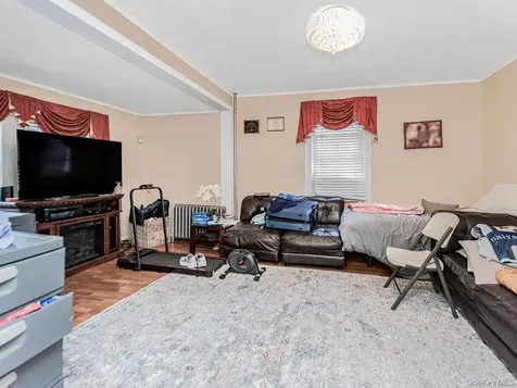 4613 Carpenter Avenue Bronx NY 10470