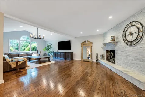 110 Linden Lane Upper Brookville NY 11545