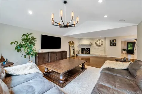 110 Linden Lane Upper Brookville NY 11545