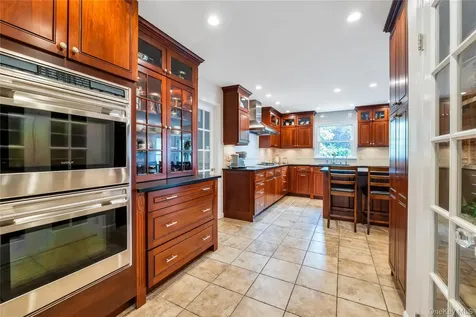 110 Linden Lane Upper Brookville NY 11545