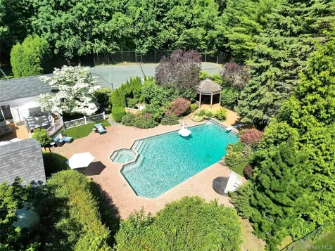 110 Linden Lane Upper Brookville NY 11545