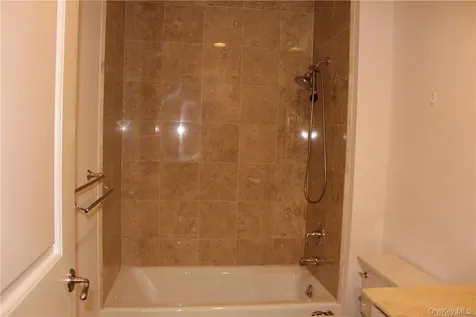 405 Trump Park Shrub Oak NY 10588