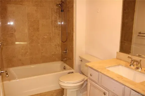 405 Trump Park Shrub Oak NY 10588