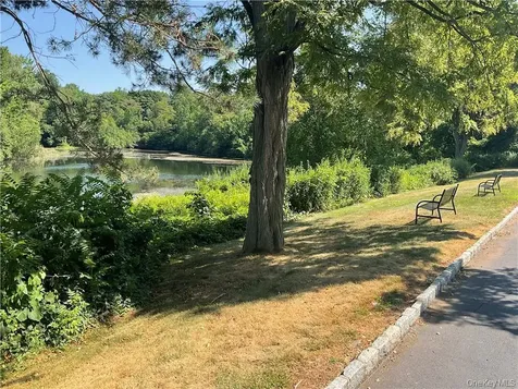 405 Trump Park Shrub Oak NY 10588
