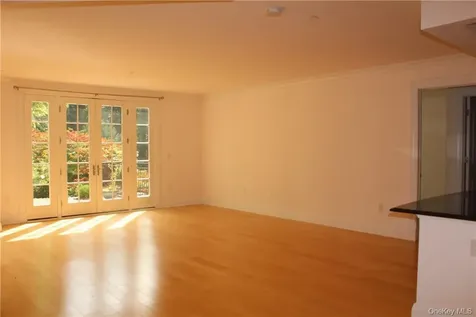 405 Trump Park Shrub Oak NY 10588