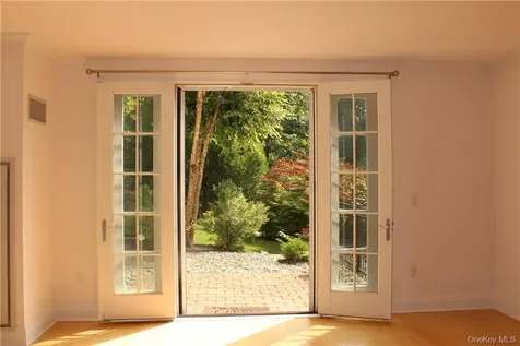 405 Trump Park Shrub Oak NY 10588