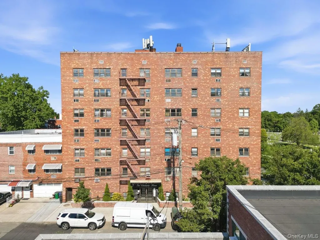 4200 Herkimer Place Bronx NY 10470