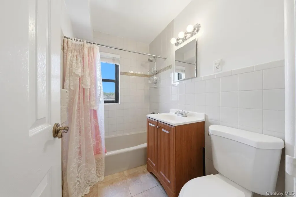 4200 Herkimer Place Bronx NY 10470
