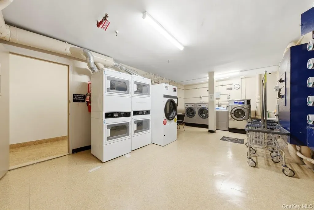 4200 Herkimer Place Bronx NY 10470