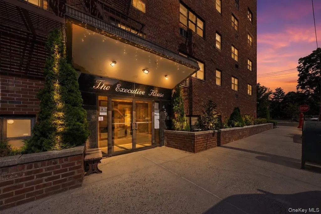 4200 Herkimer Place Bronx NY 10470