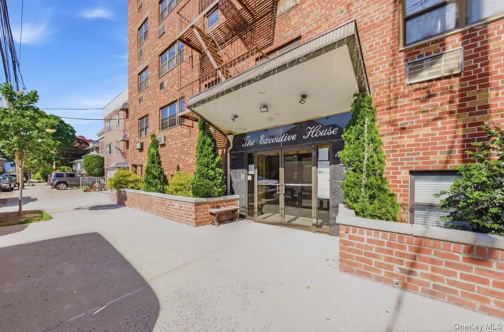 4200 Herkimer Place Bronx NY 10470