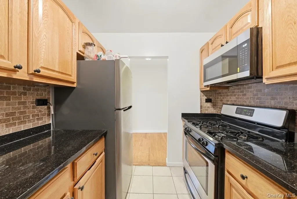 4200 Herkimer Place Bronx NY 10470