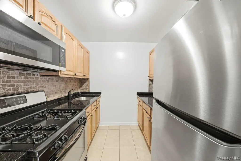 4200 Herkimer Place Bronx NY 10470