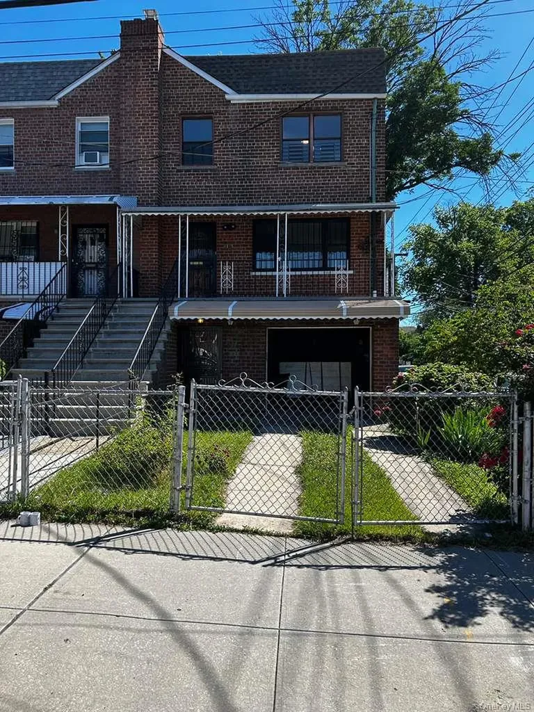 1149 East 219th Street Bronx NY 10469