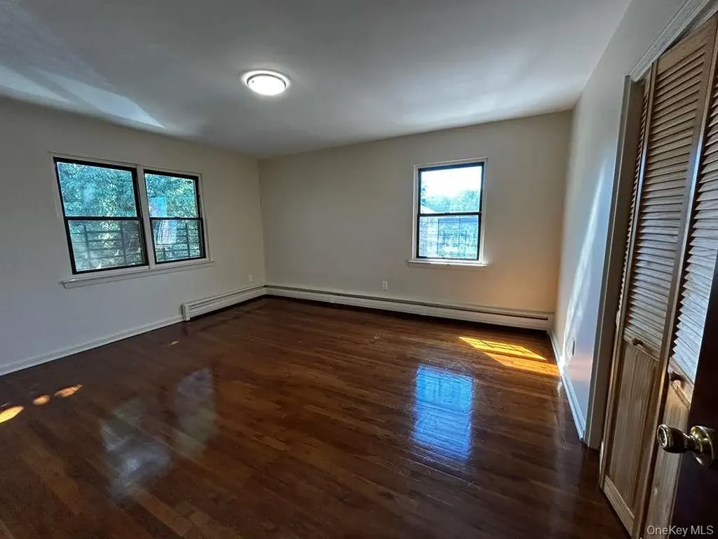 1149 East 219th Street Bronx NY 10469
