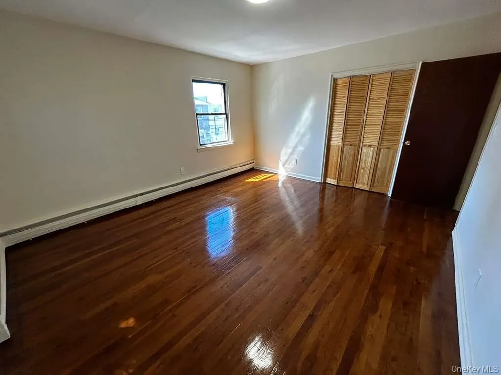 1149 East 219th Street Bronx NY 10469