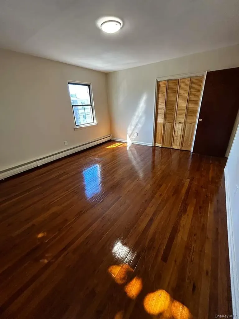1149 East 219th Street Bronx NY 10469