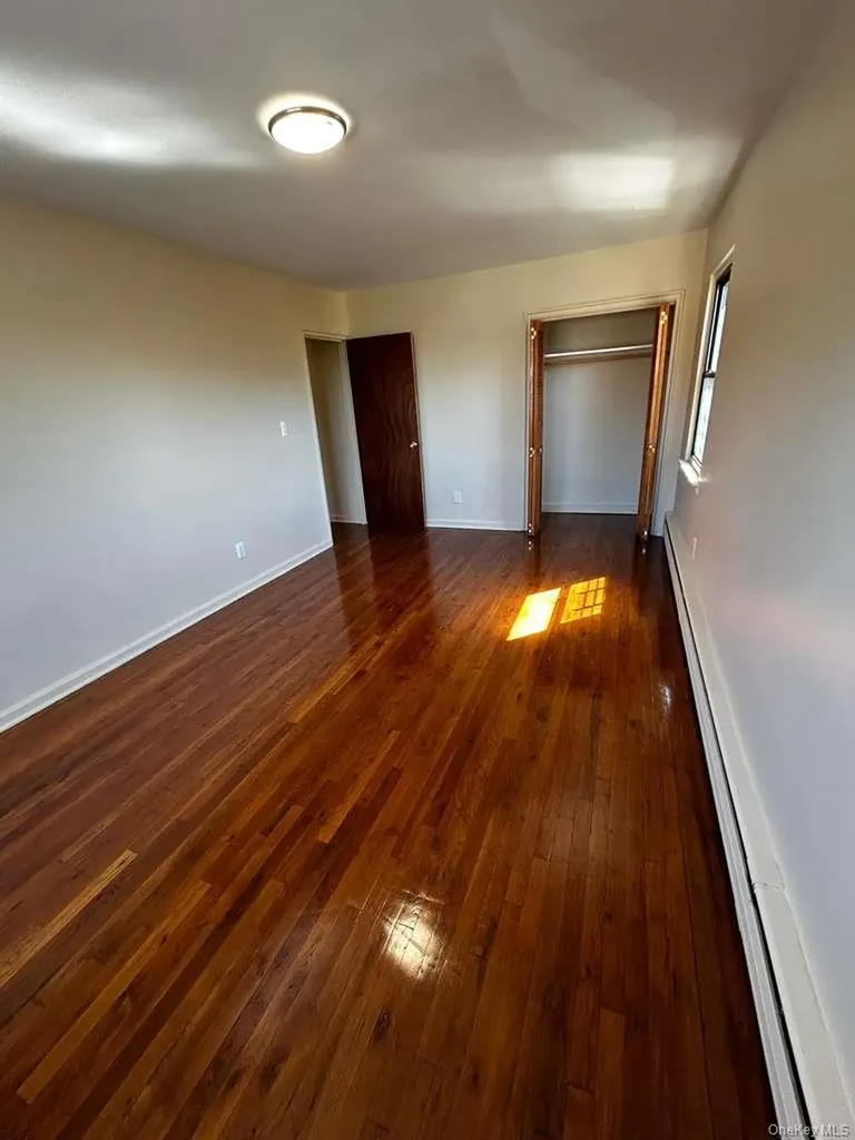 1149 East 219th Street Bronx NY 10469