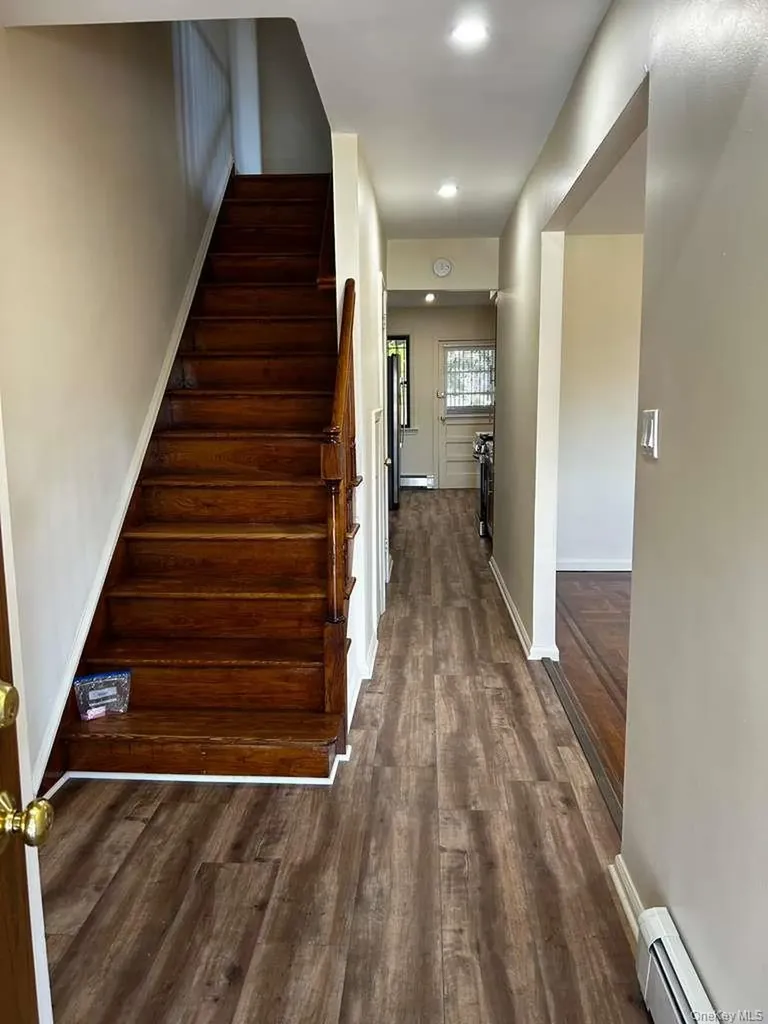 1149 East 219th Street Bronx NY 10469