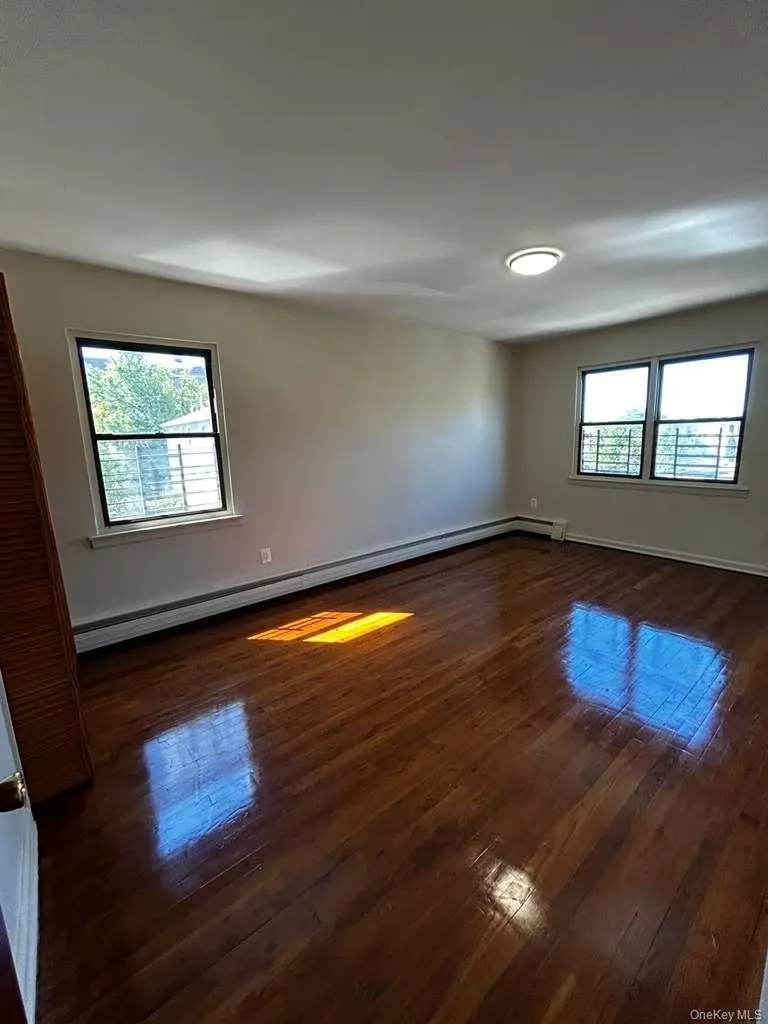 1149 East 219th Street Bronx NY 10469
