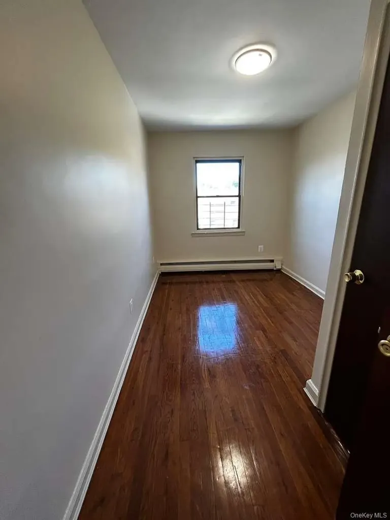 1149 East 219th Street Bronx NY 10469
