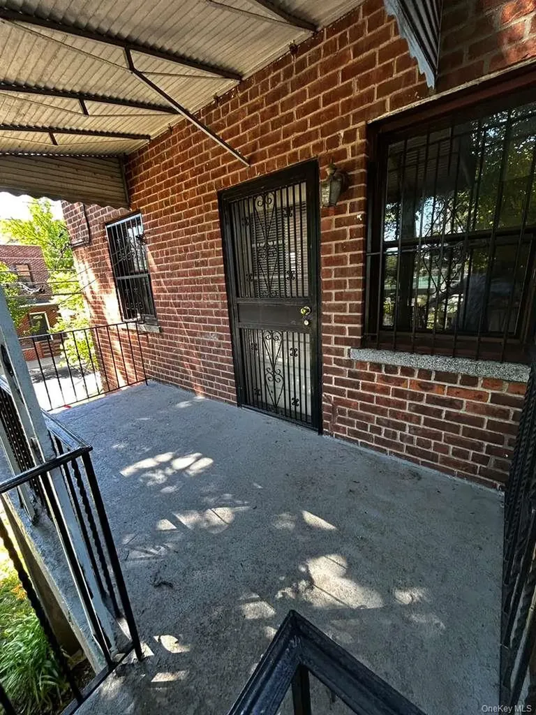 1149 East 219th Street Bronx NY 10469