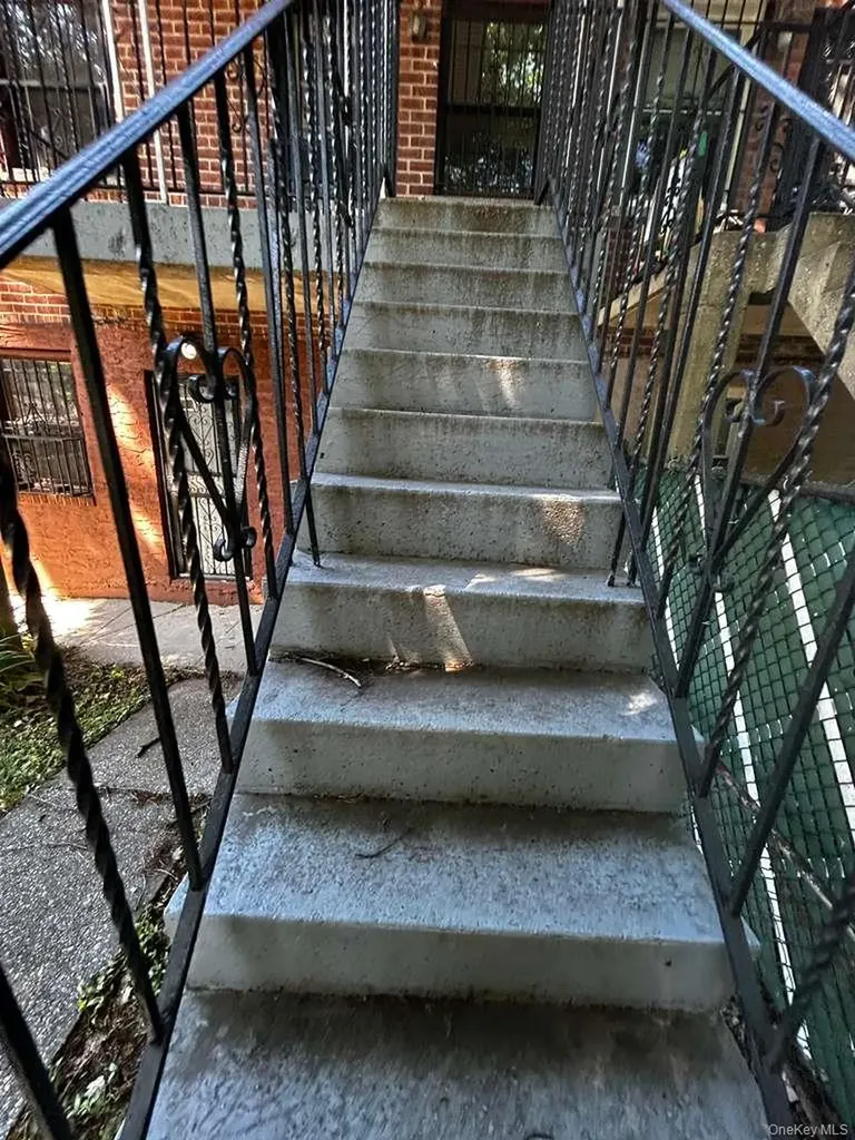 1149 East 219th Street Bronx NY 10469