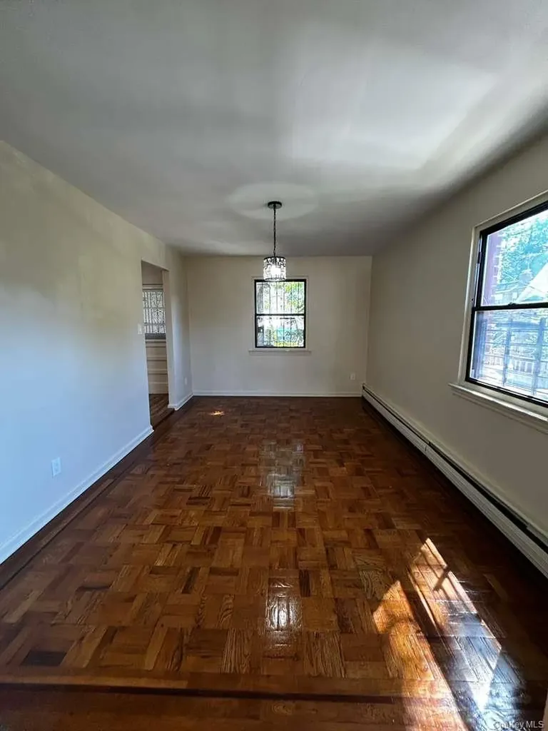 1149 East 219th Street Bronx NY 10469