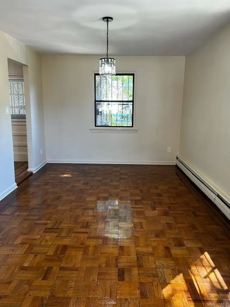 1149 East 219th Street Bronx NY 10469